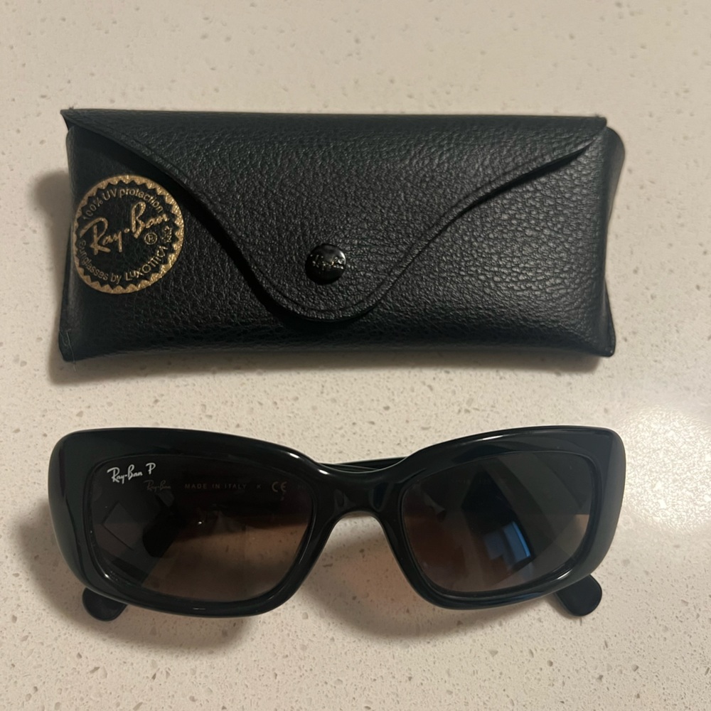Women's polarized RayBans